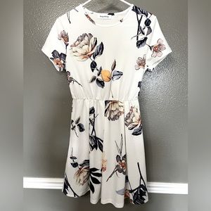 Small Angashion casual floral dress